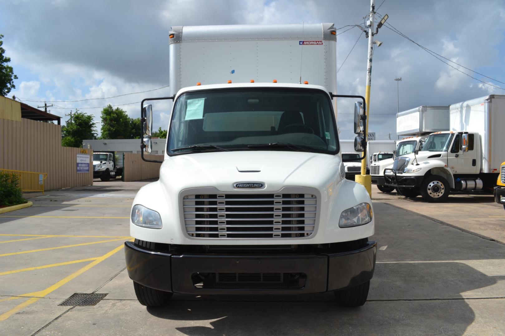 2018 WHITE /BLACK FREIGHTLINER M2-106 with an CUMMINS B6.7L 240HP engine, ALLISON 2500RDS AUTOMATIC transmission, located at 9172 North Fwy, Houston, TX, 77037, (713) 910-6868, 29.887470, -95.411903 - Photo#1